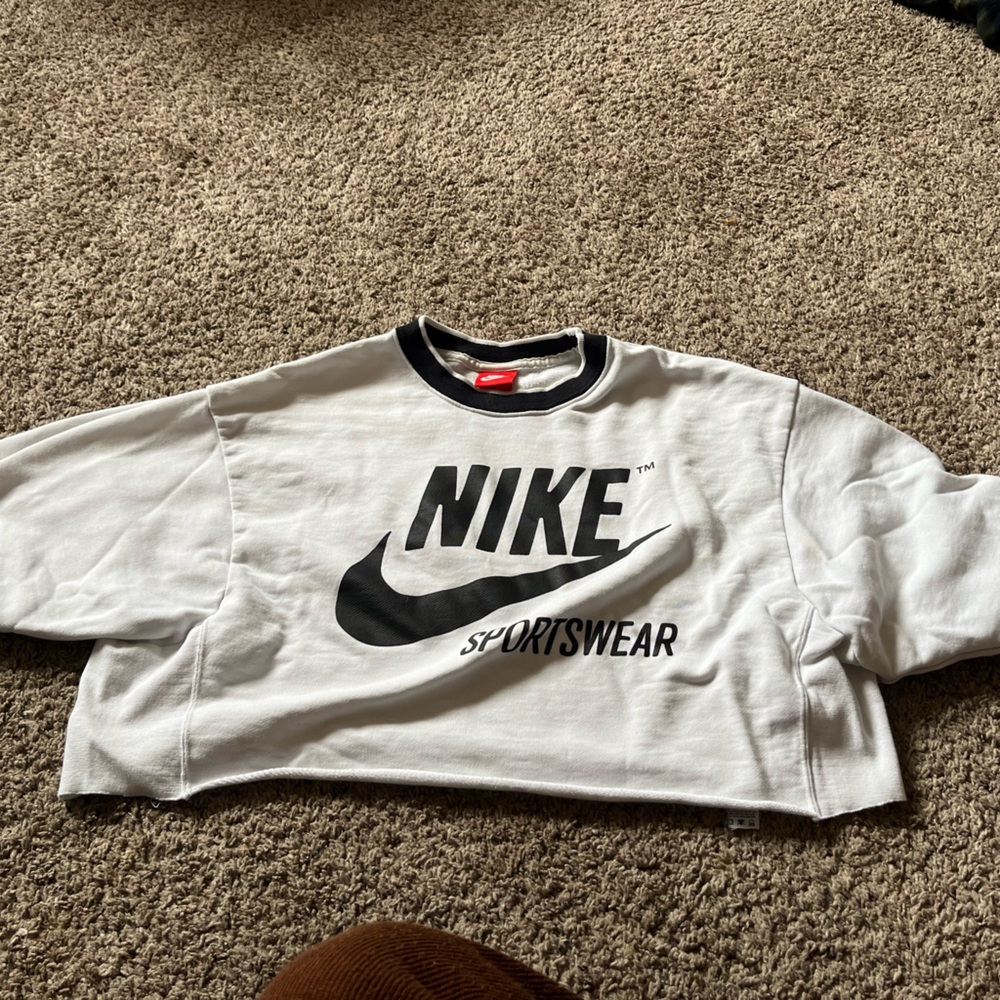 CROPPED NIKE CREWNECK